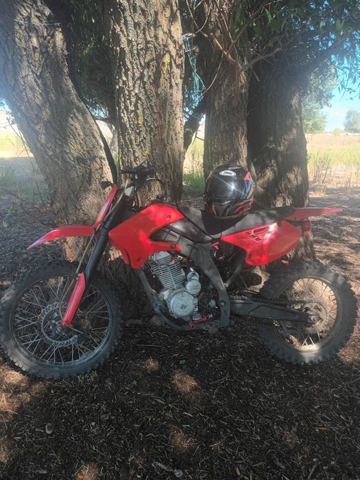 Vând Cross 250 cc