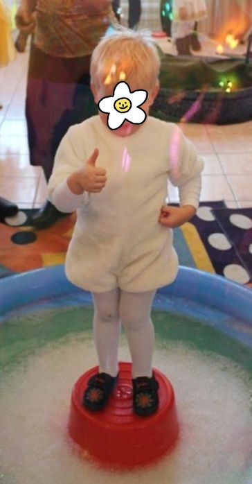 Продам детские новогодние костюмы на мальчишек с 2-3 лет до 8-9 лет