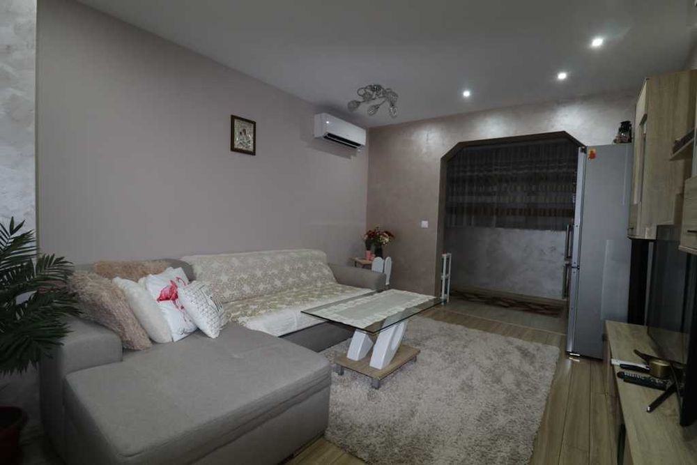 Продава се Тристаен апартамент в Благоевград, Орлова чука - 64 кв.м за 1172 €/кв.м - Снимка #1