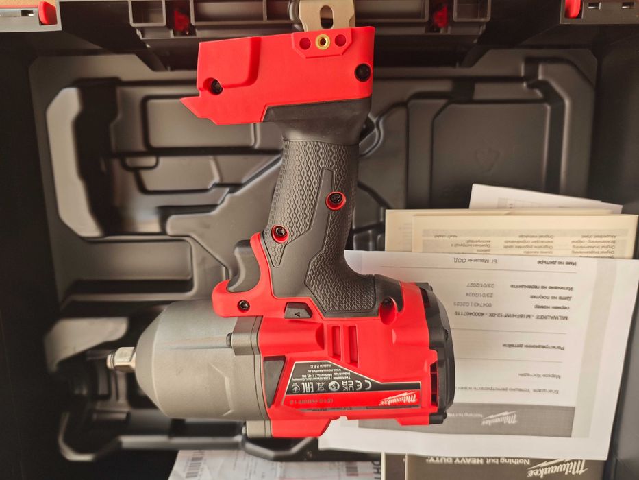 Гайковерт Milwaukee M18 FHIWF12