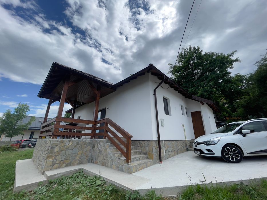 Casă de închiriat-Breaza de Sus
