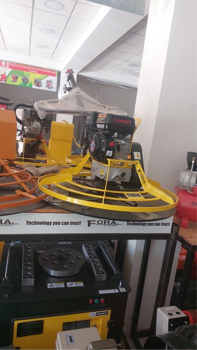 Затирочная машина Becer Fora