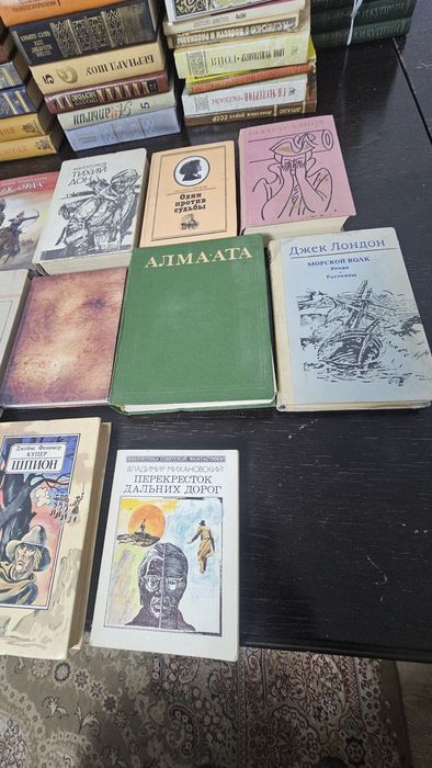 Книги разных жанров