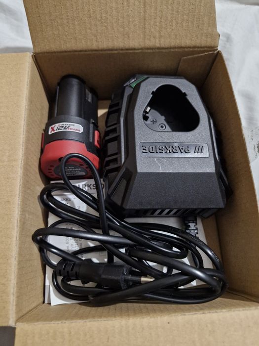 Комплект батерия и зарядно  PARKSIDE , 12v A2