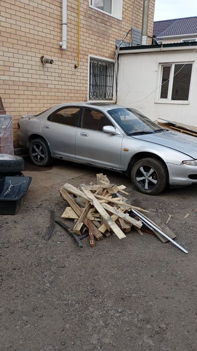 Мазда кседокс6 на полном ходу.