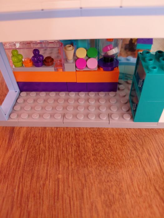 LEGO City - Магазин за сладолед (60363)
