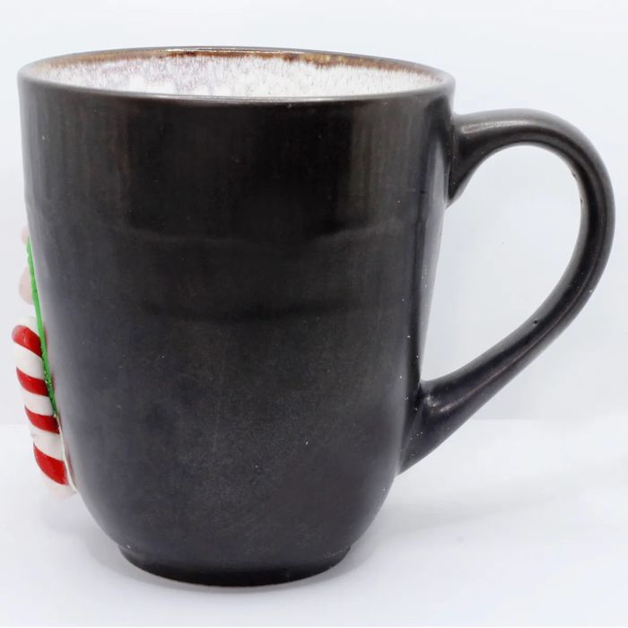 Cană ceramică neagră decorată cu fimo Casă de turtă