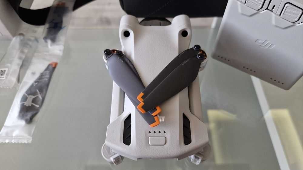 Дрон DJI Mini 3 Pro - Fly More Combo