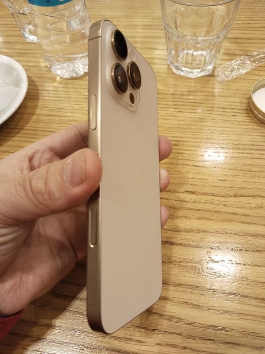 Продаю Iphone 16 pro max