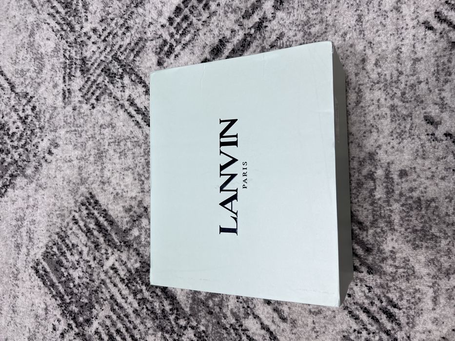 Lanvin.