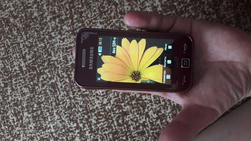 Самсунг телефон 8000т.Шнурлар