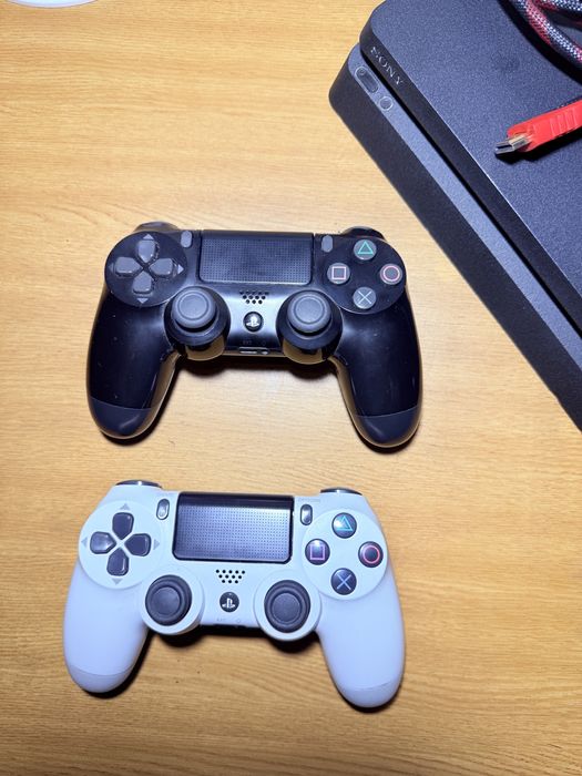 Playstation 4 slim 1TB