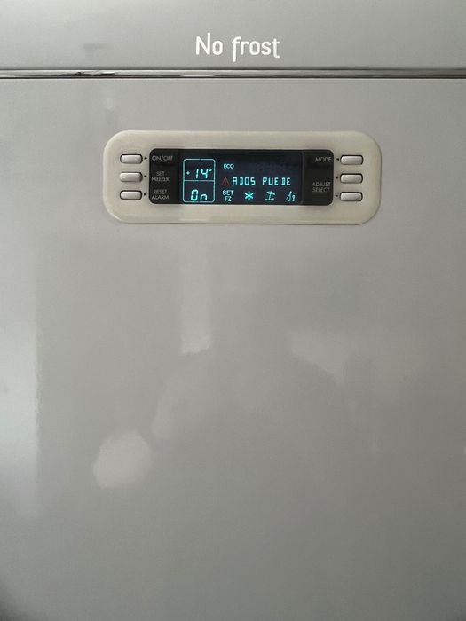 Combină frigorifică  Ariston , no frost  202 cm 450 litri