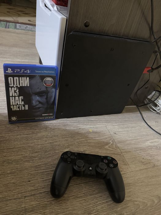 Продам ПРОШИТЫЙ Playstation 4 slim