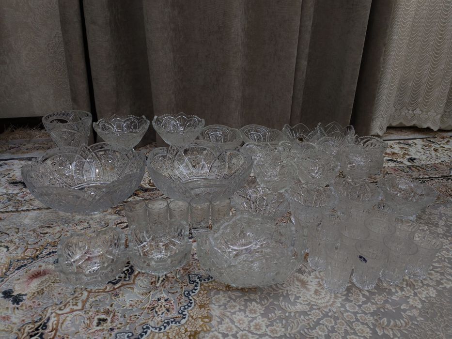 Срочно продается хрустальные вазы