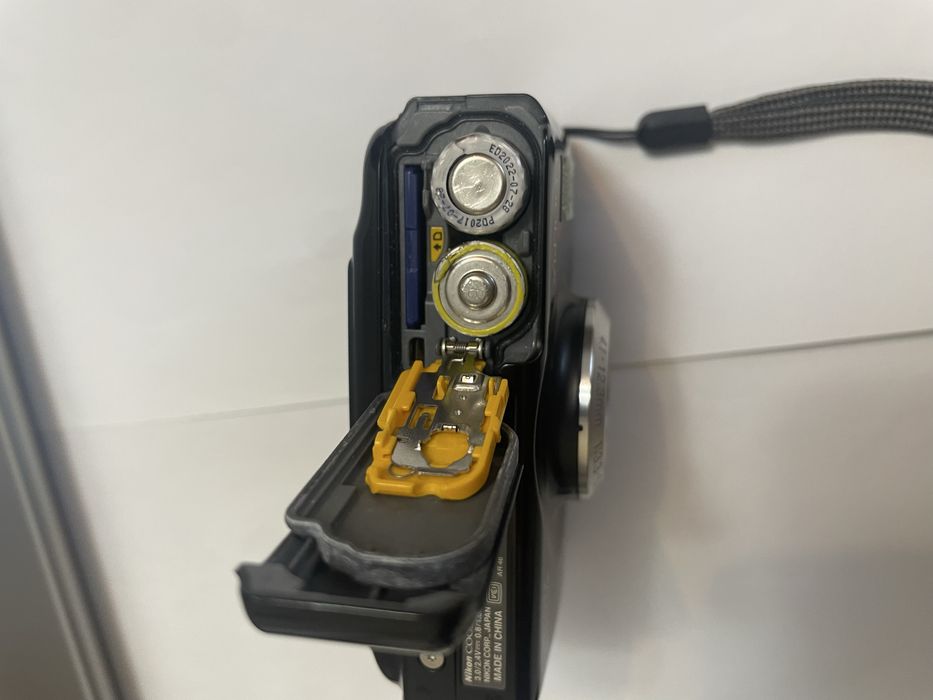 Nikon Coolpix S30 antiacvatic( 3 m)  3x zoom optic,10 mpx