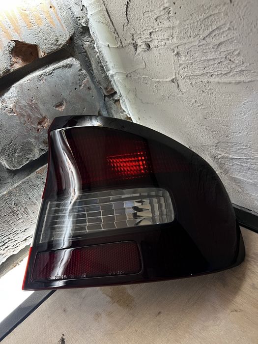 Задний стоп суббару б4 правый