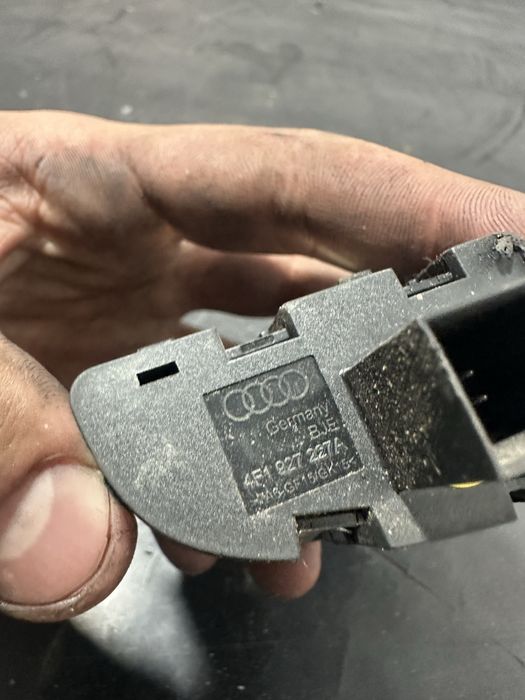 Buton torpedou Audi A6 C6 4F1927227A