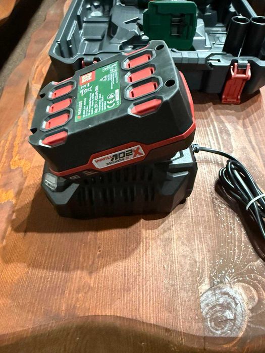 Гайковерта + 2 батерии + зарядно