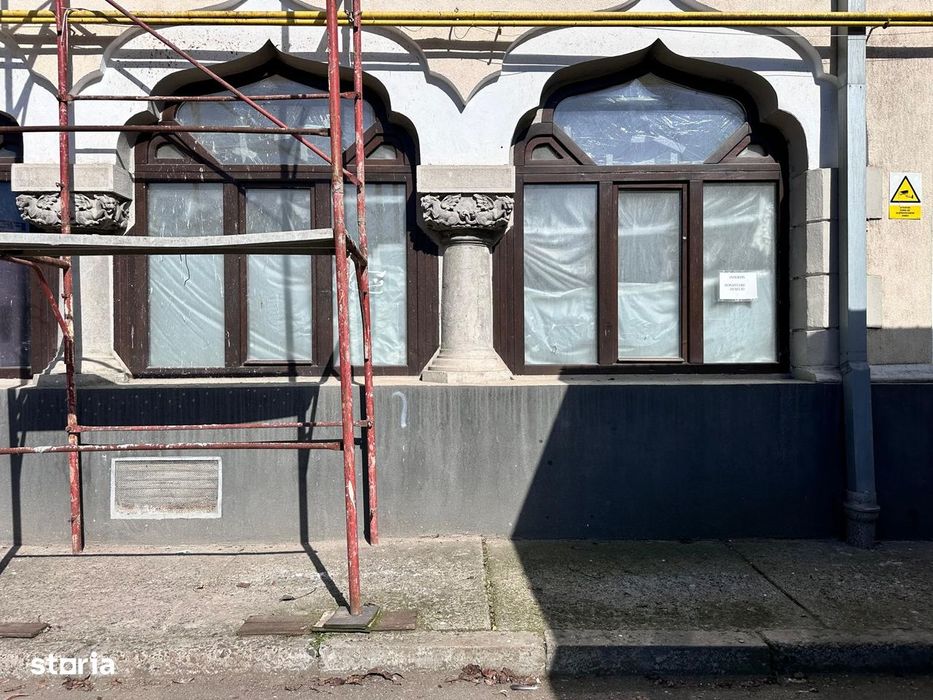 Spatiu parter, sursa apa in el, 13mp, centru, Cuza Voda