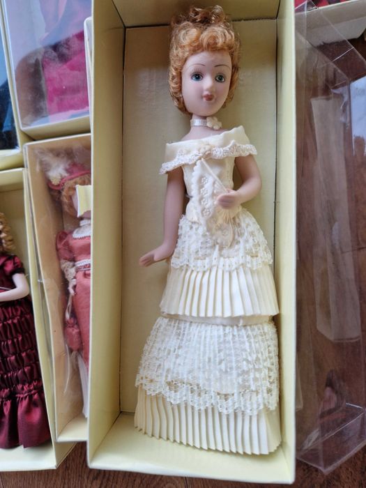 Pãpusi de colectie din Portelan