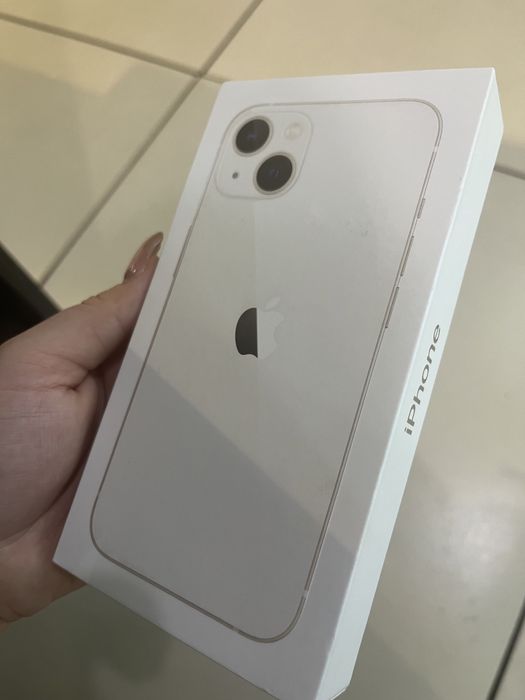 Продам IPhone 13