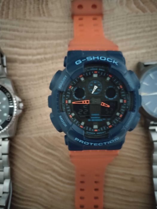 Продават се ,работещи.Само Q&Q е за батерия..20 евро за брой