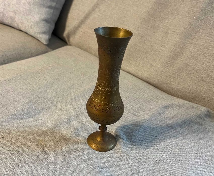 Vaza orientala alama gravata manual, decorativa, veche, 21 cm inaltime