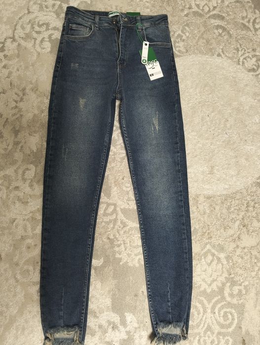 Продам джинсы новые