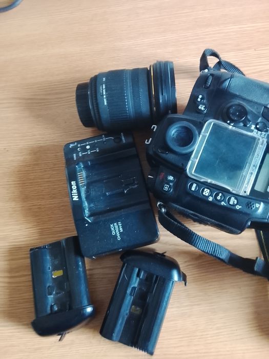 Vând aparat foto de 1000 RON negociabil