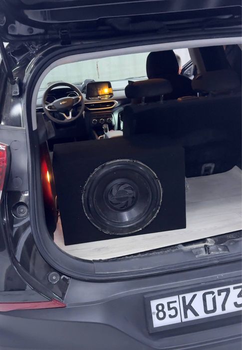 bass kalonka usilitil 2 ta 4 ta estradni kalonka polni nabor yigilgan