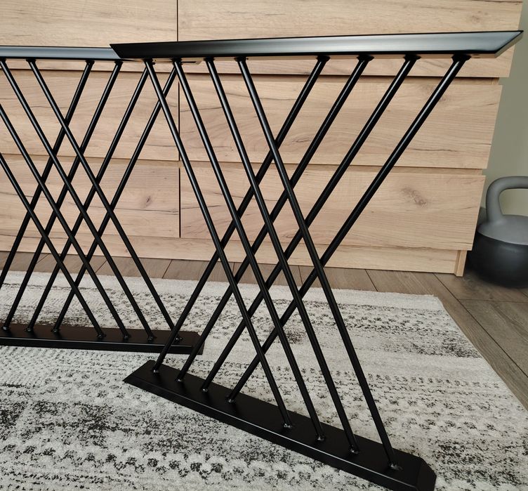 Крака за холна маса