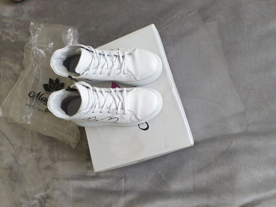 Бели кецове  естествена кожа