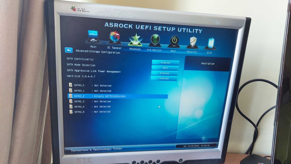 Продавам десктоп компютър с 19 инчов монитор и 2 стари лаптопа.