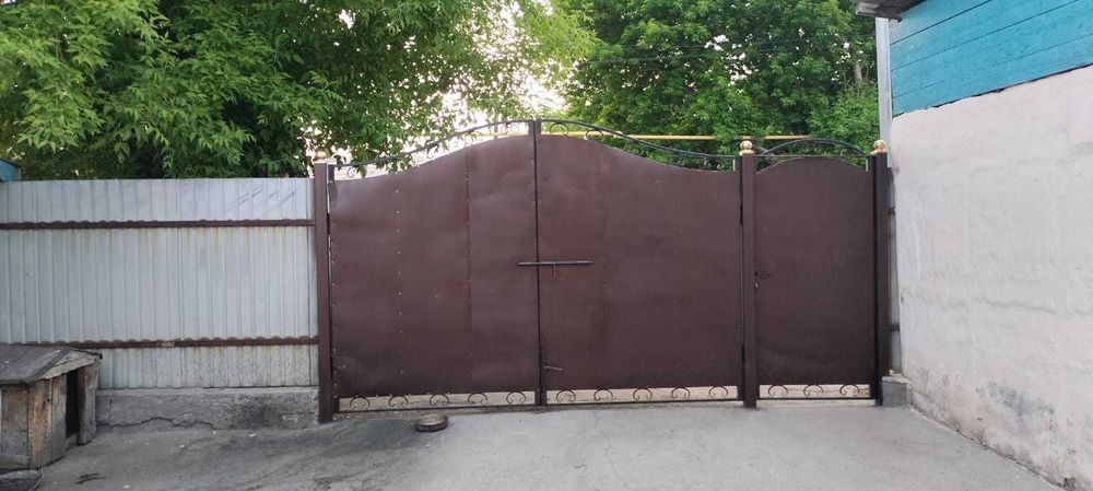 Продам два дома по цене одного