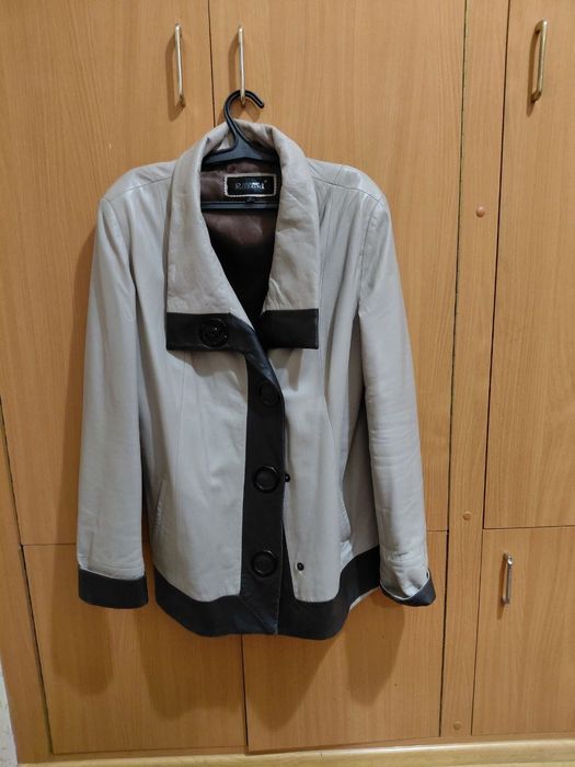 Кожаная женская куртка.