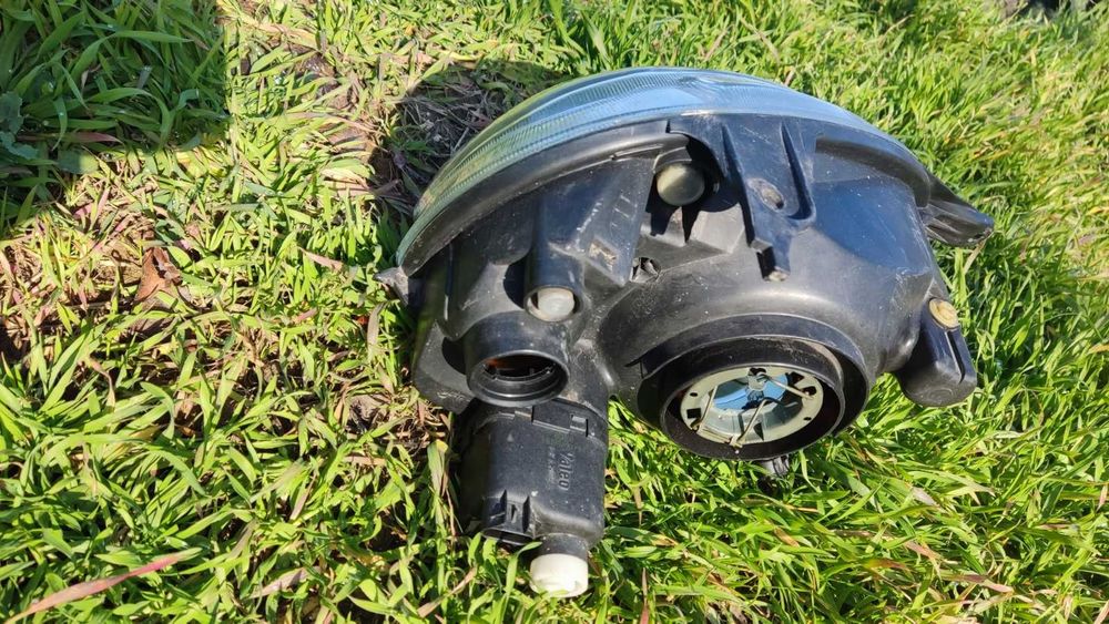 Фарове с машинки Валео Valeo за Опел Корса Б Opel Corsa B