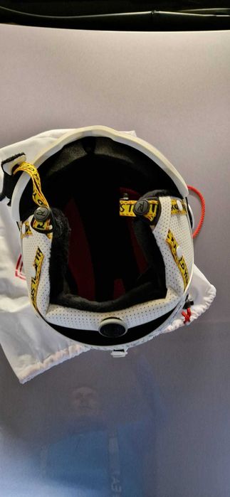 Ски каска Rossignol