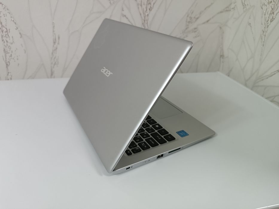 Ноутбук Acer Swift.