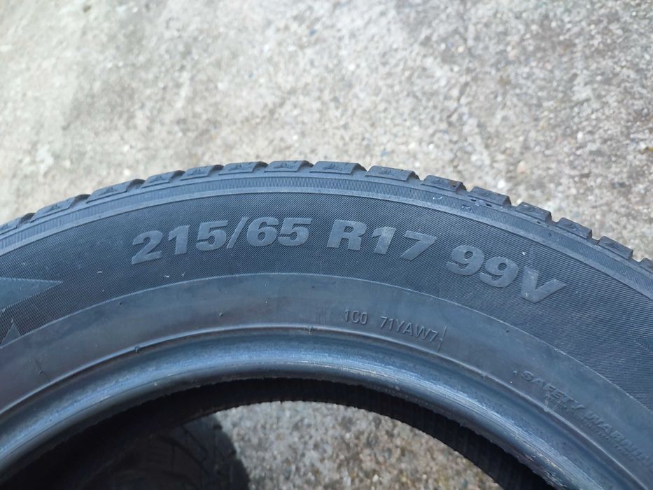 4 бр. 215/65/17 Зимни гуми Kumho