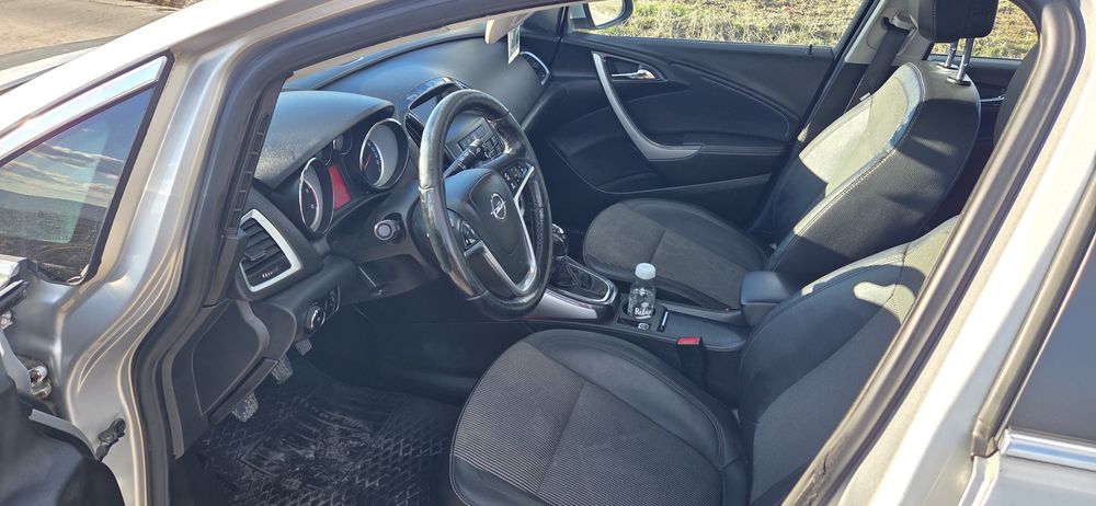 Opel Astra J 1.7 - ambreiaj si distributia schimbate