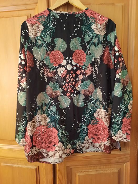 Bluza cu paiete mărimea 44-46