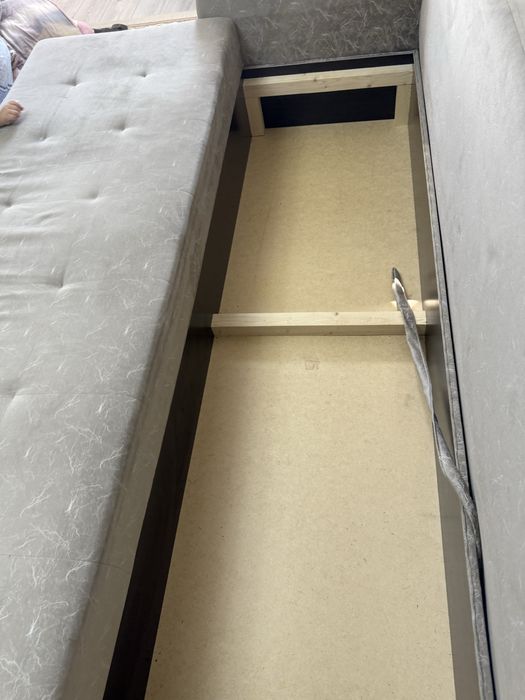 Продам диван самовывоз, район КШТ, Центр крови