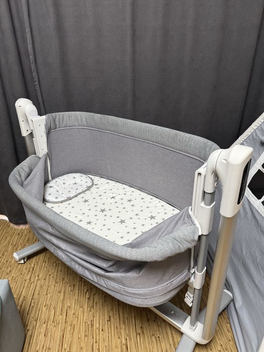 Детская кроватка: люлька + манеж