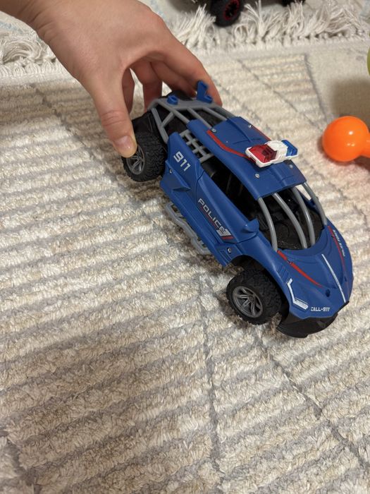 Продам машинки в хорошем состоянии