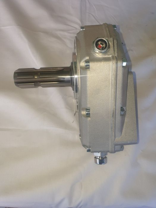 Multiplicator turații pompa spargator lemne ,presa ,macara