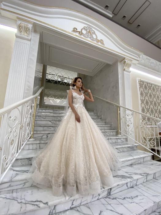 Свадебное платье. Kaspi red