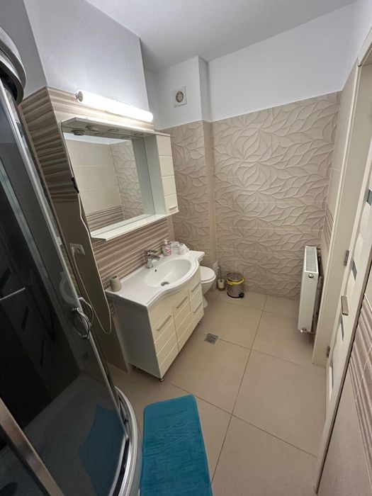 Inchiriez apartament 3 camere