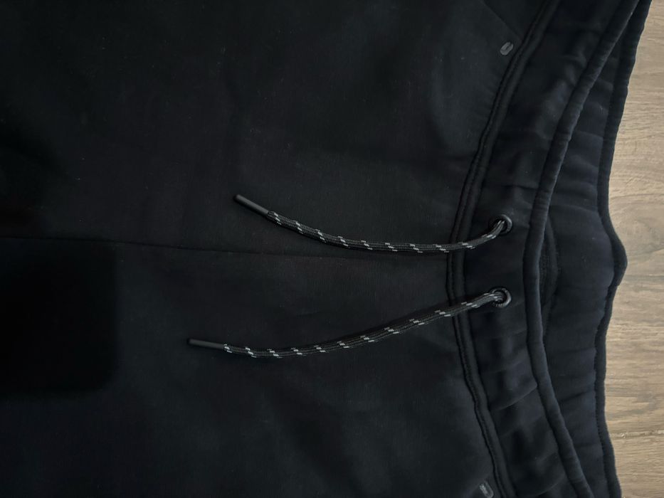 Pantaloni Nike Tech