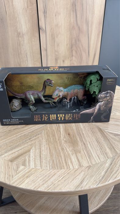 Игрушки , животные , динозавры